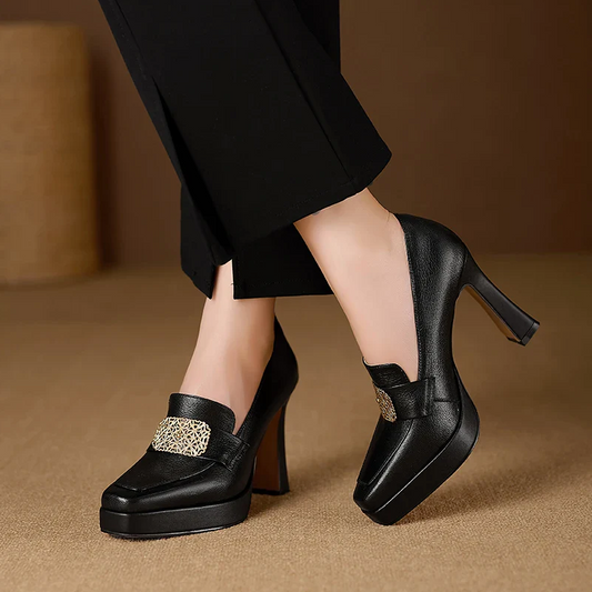 Zapato de Tacón Mujer – Cuero Negro con Hebilla Dorada | Plataforma Elegante (Pickup Only)